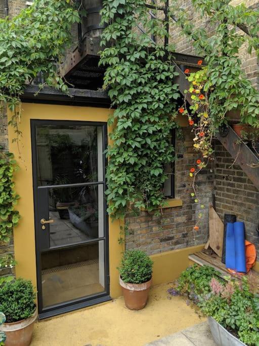 Appartamento Stylish 1 Bed With Large Plant Filled Garden *